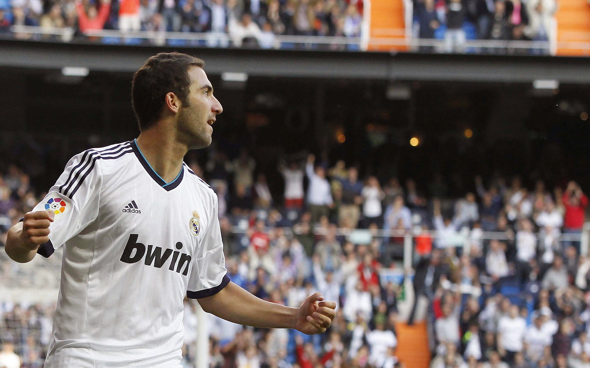 柔佛新山强势反击,3-1逆转上海申花,延续不败纪录,宜昌余海波